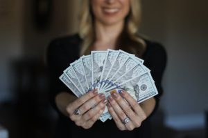 Leia mais sobre o artigo Diminui a desigualdade de remuneração entre mulheres e homens