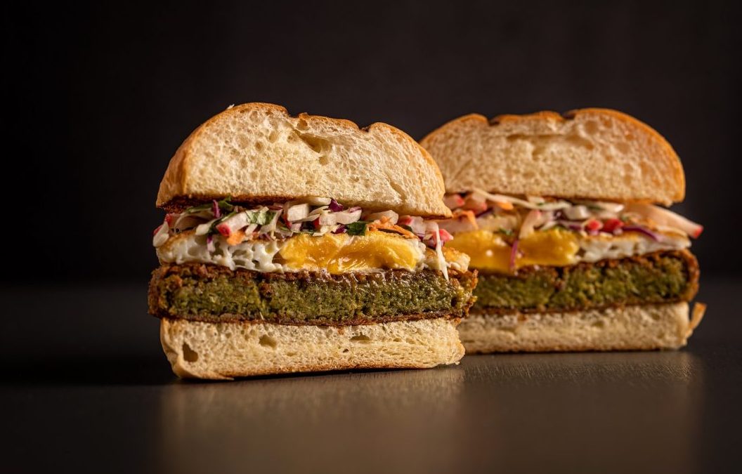 No momento você está vendo Bullguer cria sanduíche vegetal e assume missão de zerar plásticos