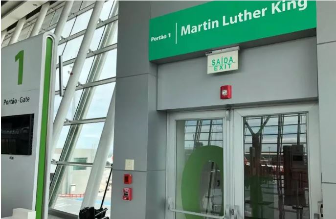 No momento você está vendo Aeroporto JK: portões homenageiam personalidades negras
