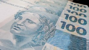 Leia mais sobre o artigo Impostos pagos por brasileiros em 2022 passam de R$ 2,8 trilhões