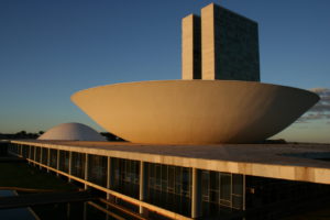 Leia mais sobre o artigo Professores presenteiam Brasília com curso gratuito sobre a arquitetura inovadora da capital