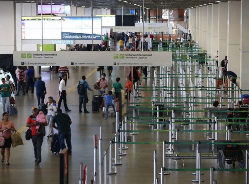 Você está visualizando atualmente Aeroporto de Brasília instala sistema que identifica temperatura de passageiros