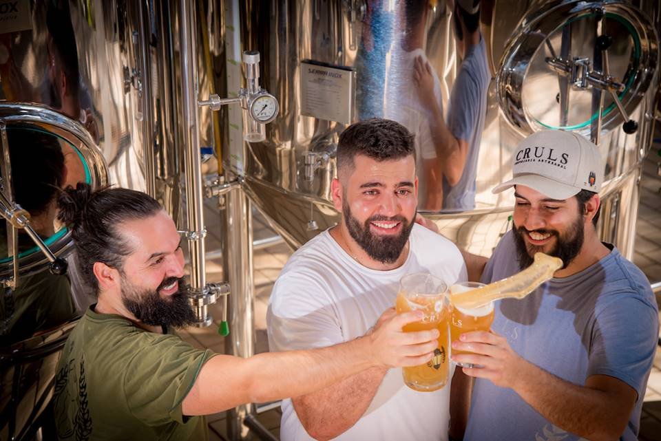 Leia mais sobre o artigo Cervejaria Cruls inaugura bar com chope e petiscos na Asa Norte